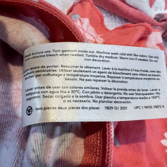 Carter's BRAND NEW 5 Piece Set - PJs, Hat, Gloves and Bb NWT - Picture 5 of 8